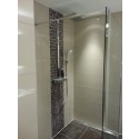 Badkamer Almere een strakke badkamer met mozaiek accenten